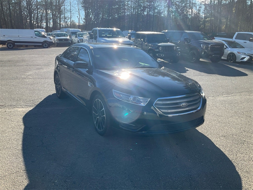 2018 Ford Taurus SEL