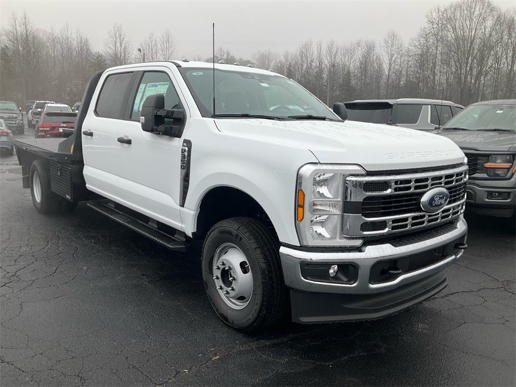 2026 Ford F-350SD XL DRW Flatbed