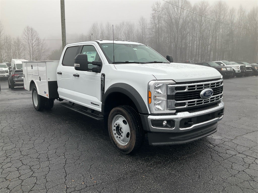 2025 Ford F-450SD XL DRW- Service Body w/Master Locks