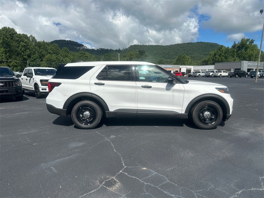2025 Ford Utility Police Interceptor Base