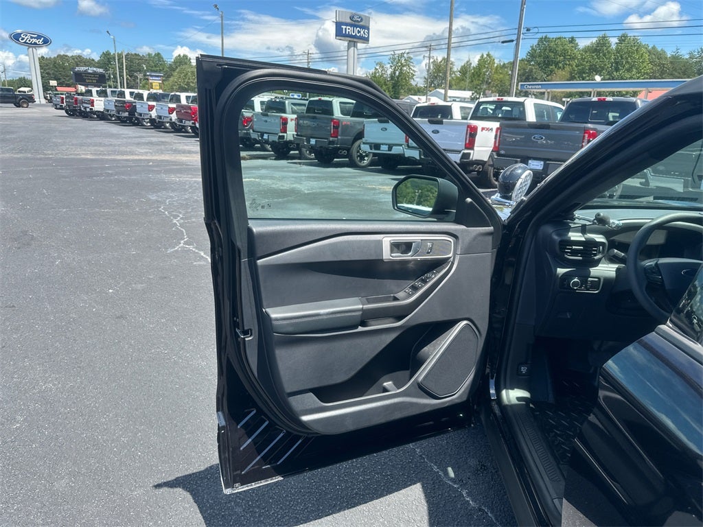 2025 Ford Utility Police Interceptor Base