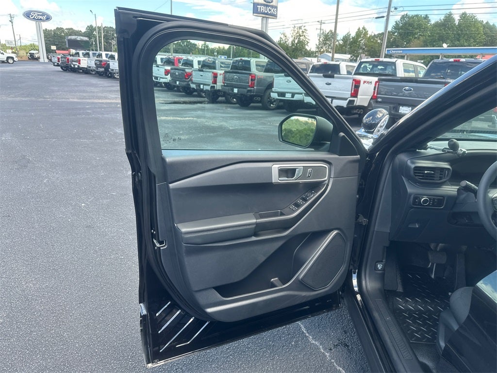 2025 Ford Utility Police Interceptor Base