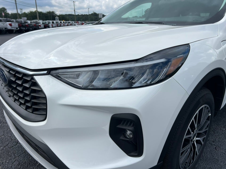 2025 Ford Escape Plug-In Hybrid Base