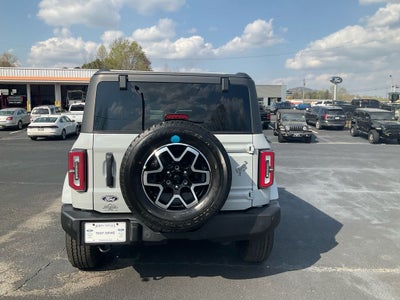 2026 Ford Bronco Outer Banks