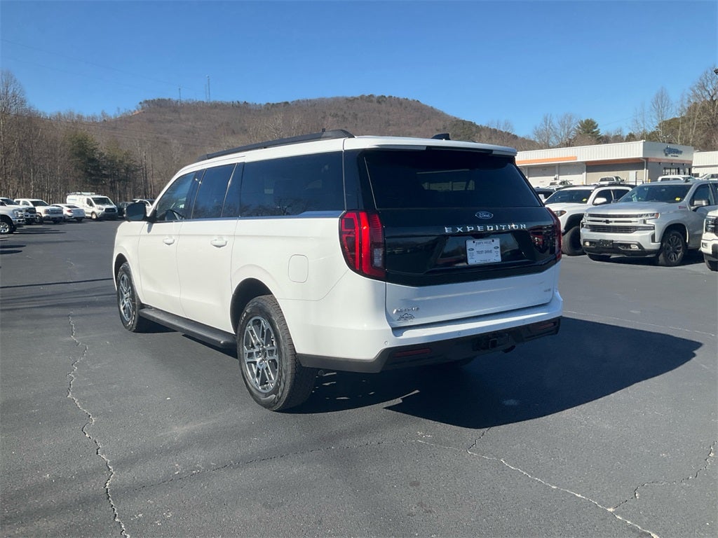 2026 Ford Expedition Max Active