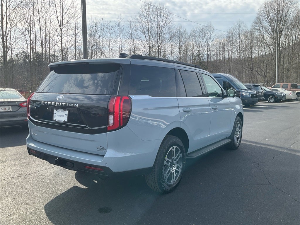 2026 Ford Expedition Active