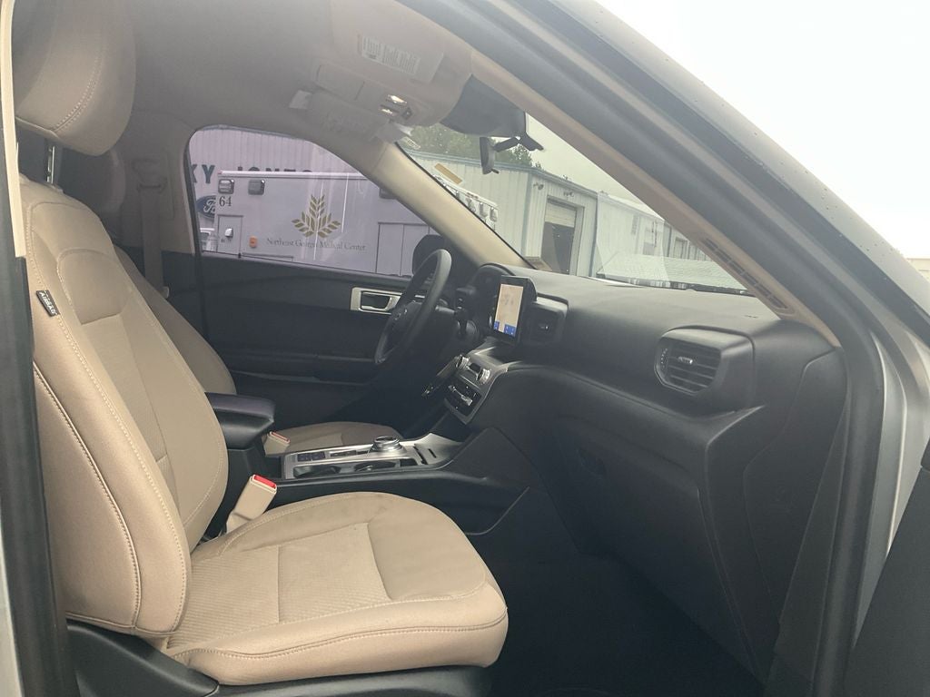 2021 Ford Explorer Base