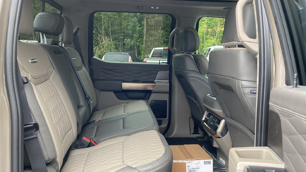 2027 Ford F-250SD Platinum
