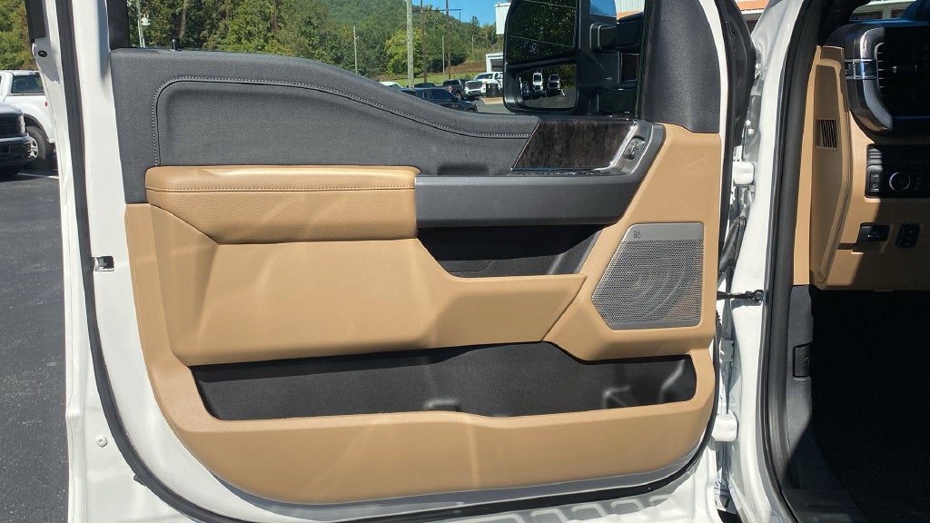 2027 Ford F-350SD Lariat
