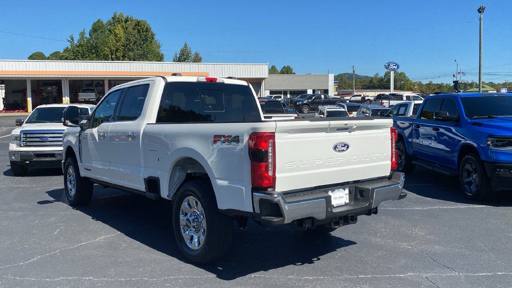 2027 Ford F-350SD Lariat
