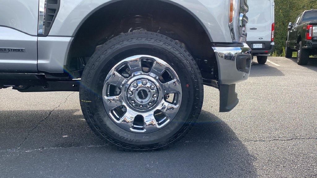 2027 Ford F-350SD Lariat