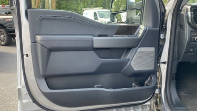 2027 Ford F-350SD Lariat