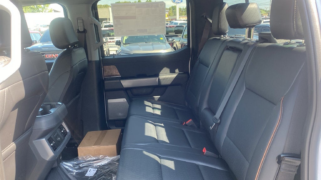 2027 Ford F-350SD Lariat