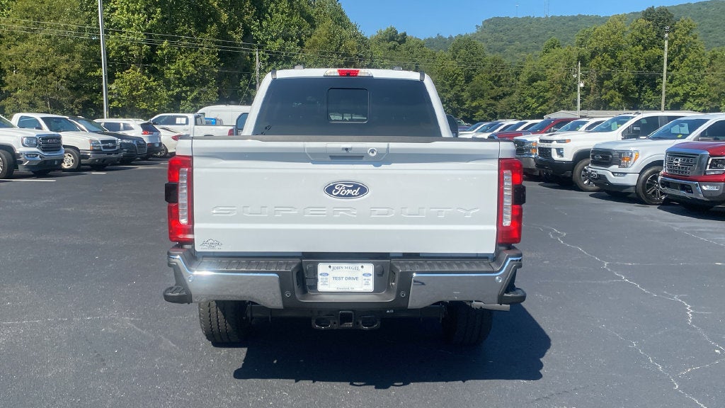 2027 Ford F-350SD Lariat