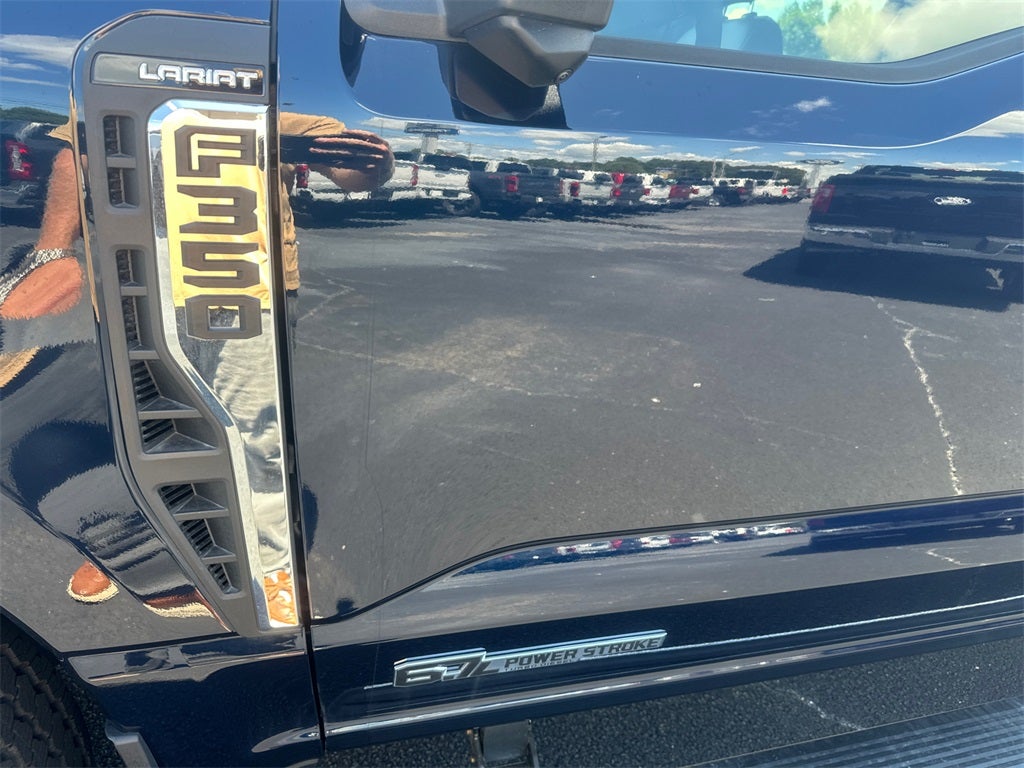 2025 Ford F-350SD Lariat