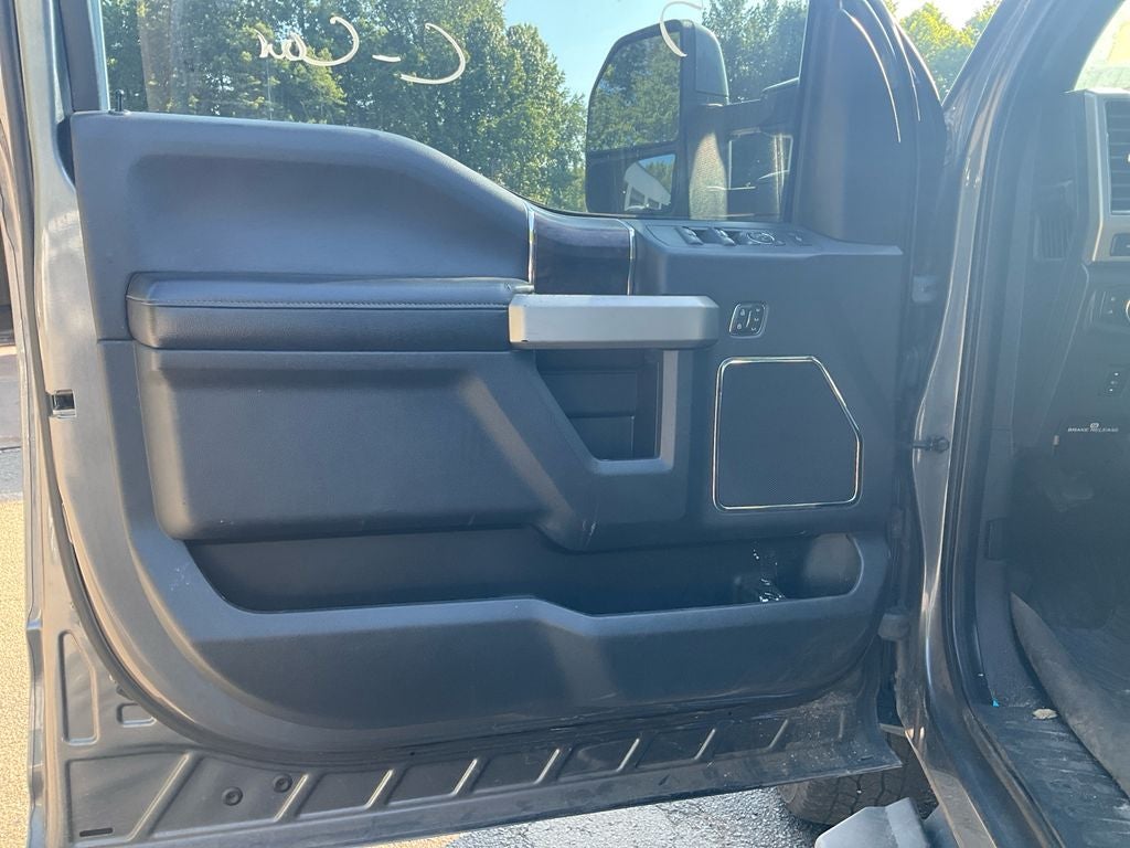 2022 Ford F-350SD Lariat