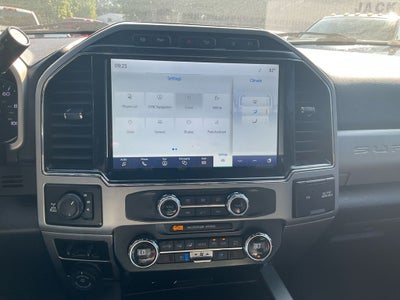 2022 Ford F-350SD Lariat