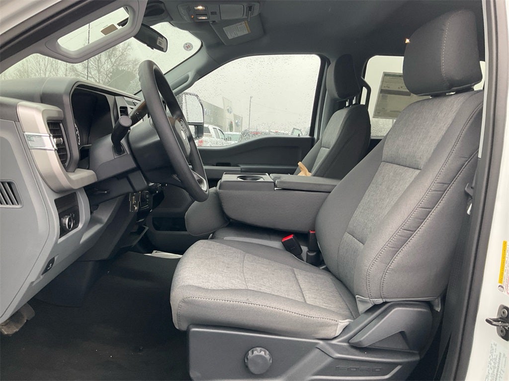 2026 Ford F-350SD XL STX DRW- Skirted Flatbed