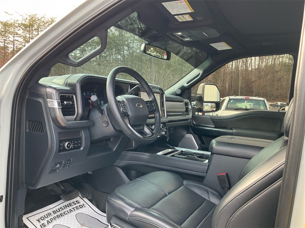 2025 Ford F-450SD Platinum DRW