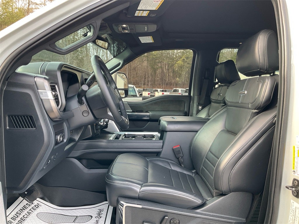 2025 Ford F-450SD Platinum DRW