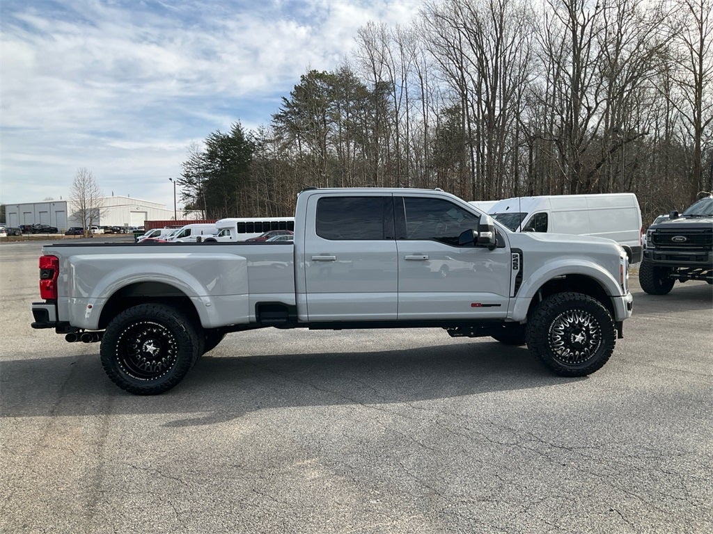2025 Ford F-450SD Platinum DRW
