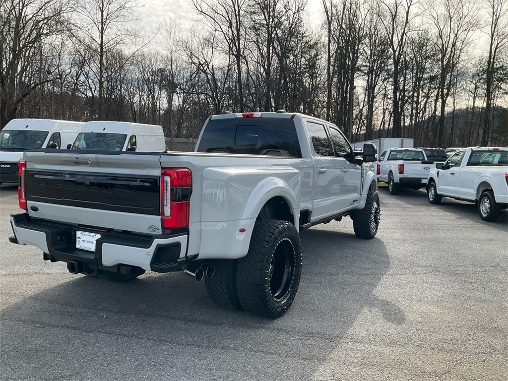 2025 Ford F-450SD Platinum DRW