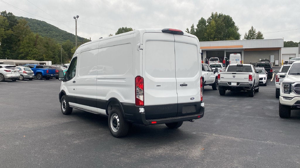 2027 Ford Transit-250 Base MEDIUM ROOF