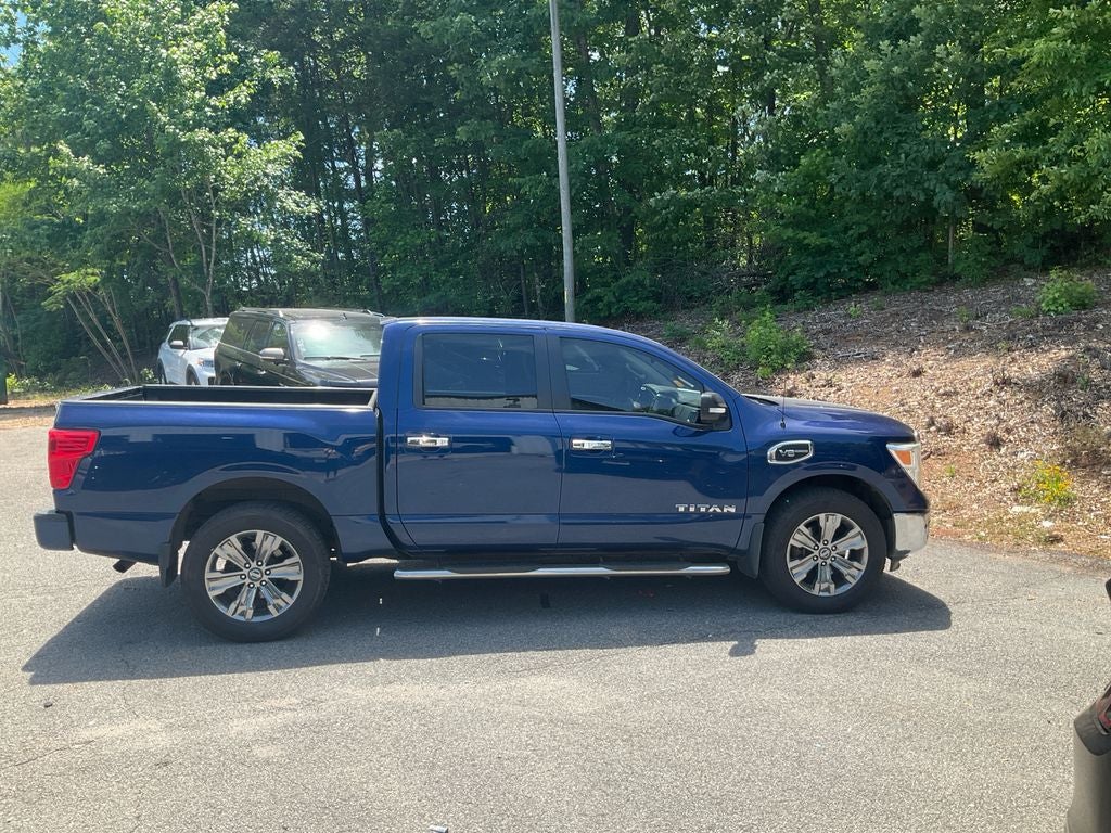 2017 Nissan Titan SV