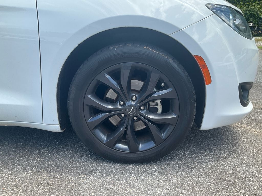 2020 Chrysler Pacifica Touring