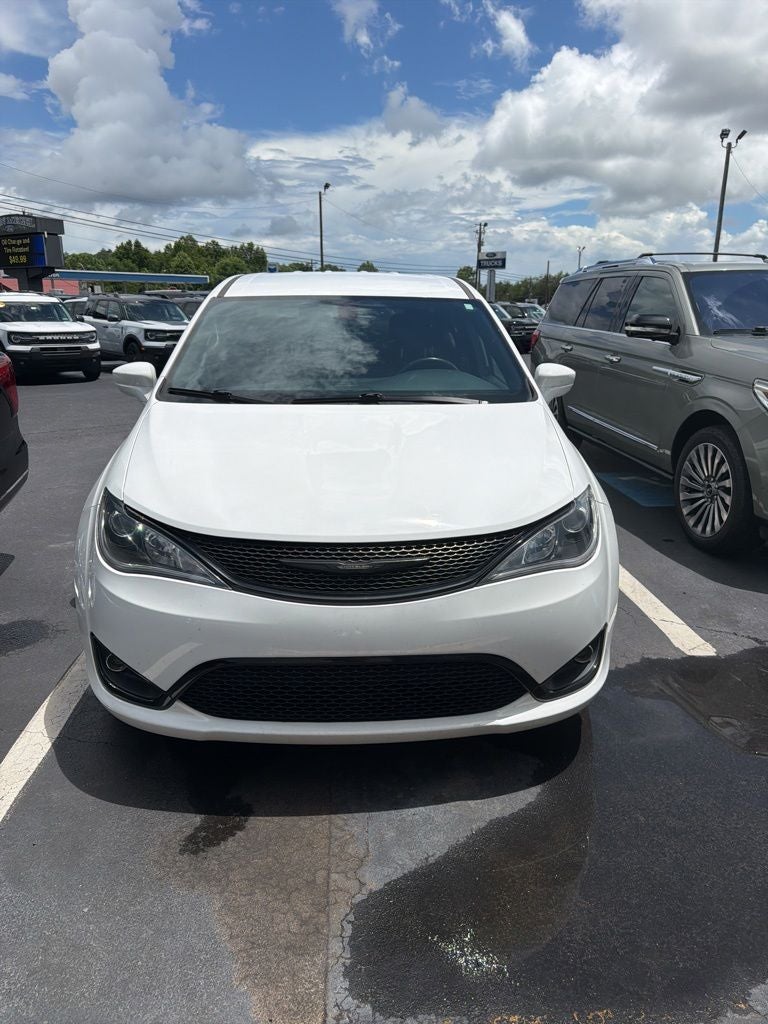 2020 Chrysler Pacifica Touring