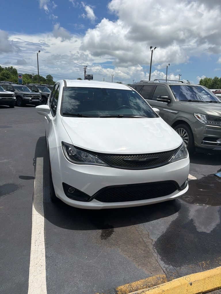 2020 Chrysler Pacifica Touring