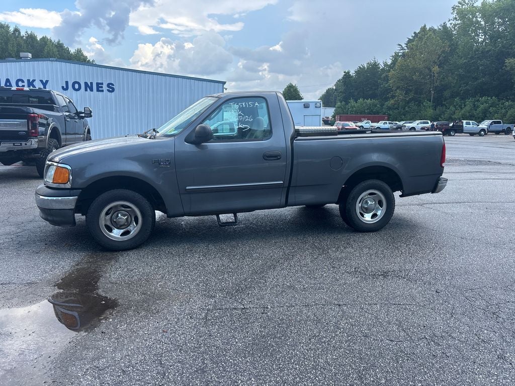 2004 Ford F-150 XL Heritage