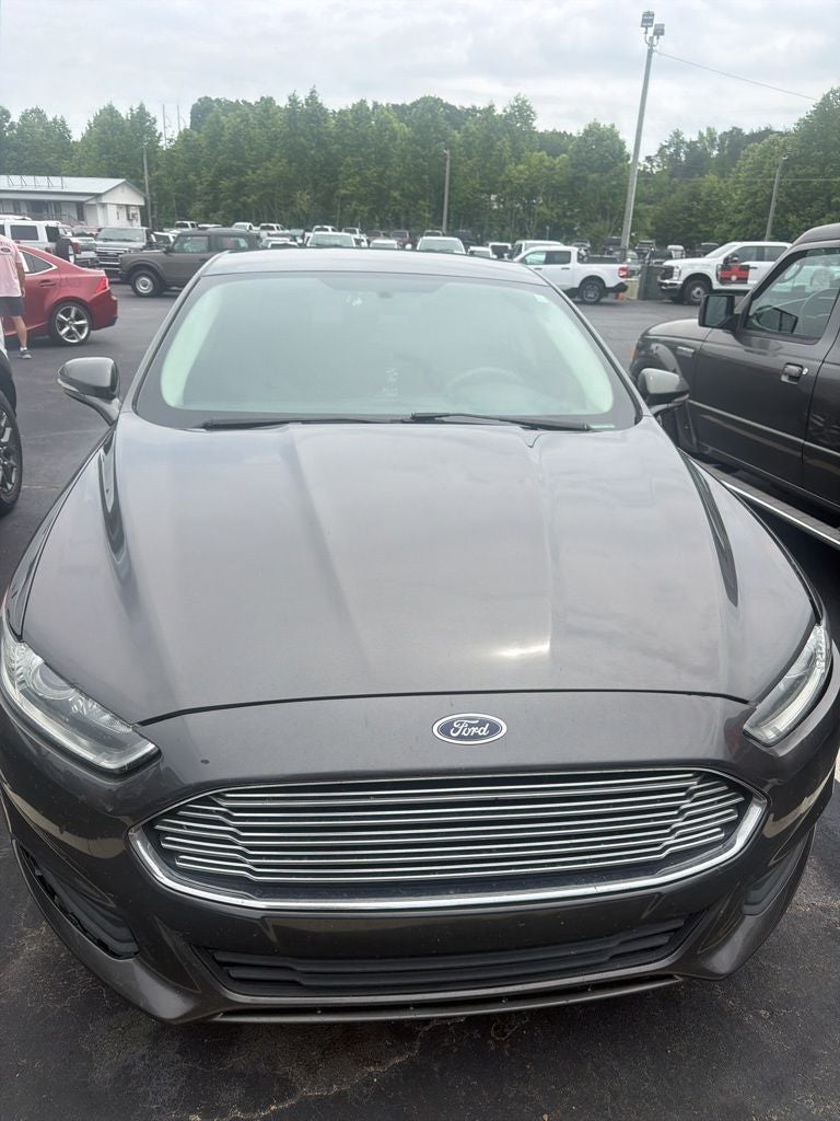 2016 Ford Fusion SE