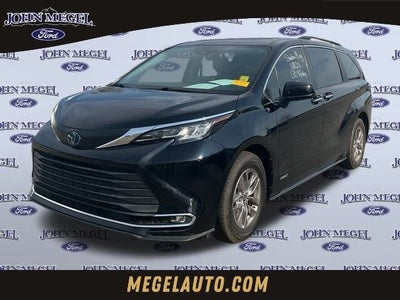 2021 Toyota Sienna XLE 8 Passenger