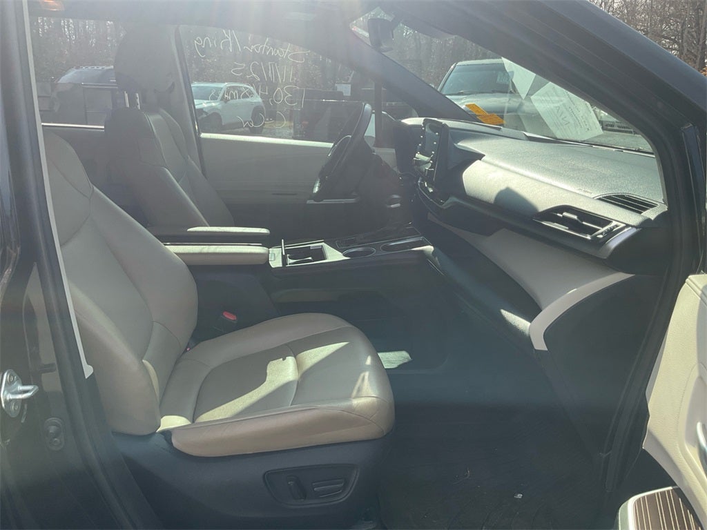 2021 Toyota Sienna XLE 8 Passenger