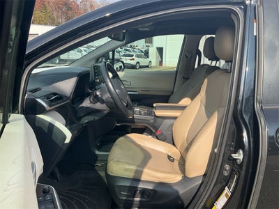 2021 Toyota Sienna XLE 8 Passenger