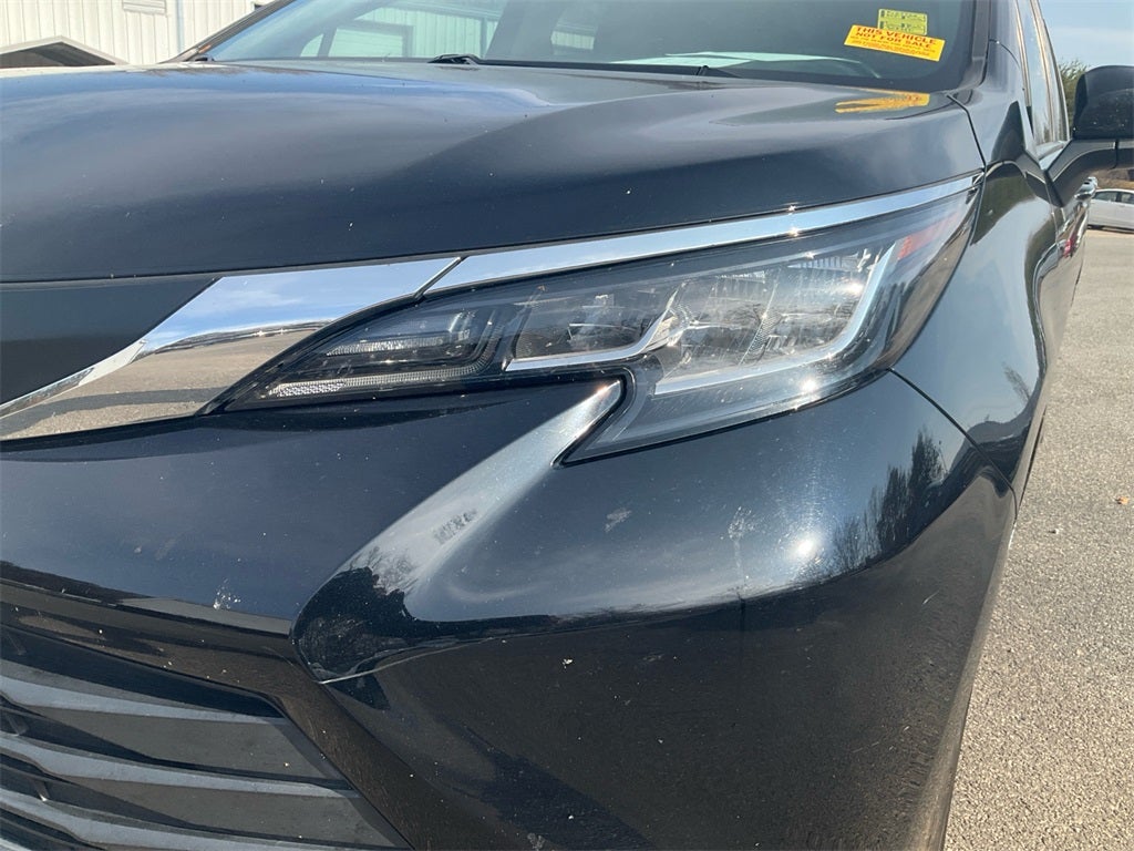 2021 Toyota Sienna XLE 8 Passenger