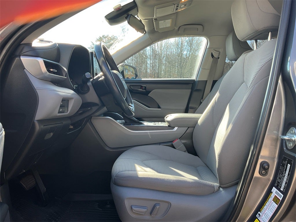 2021 Toyota Highlander LE