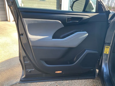 2021 Toyota Highlander LE