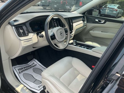 2024 Volvo XC60 B5 Plus Dark Theme