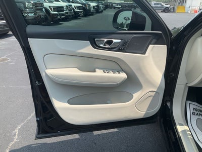 2024 Volvo XC60 B5 Plus Dark Theme